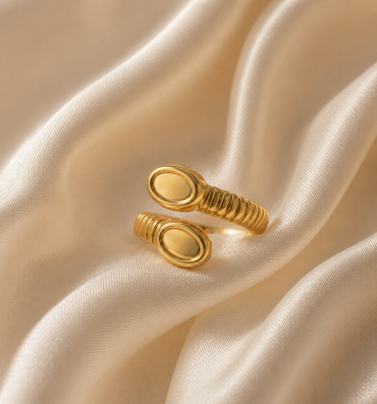 Classic Swirl Ring