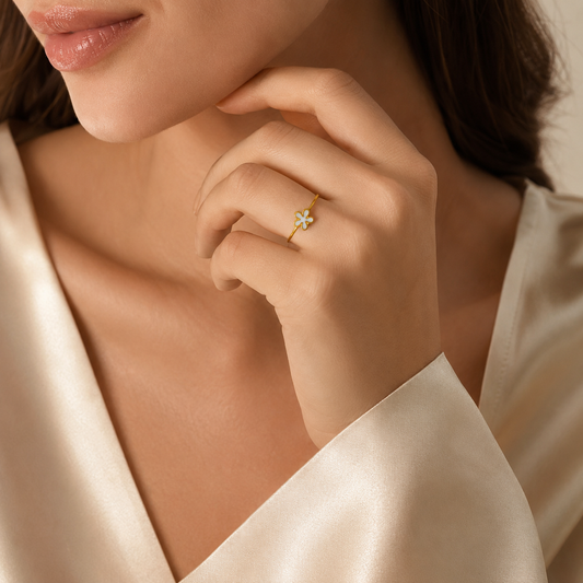 Daisy Flower Minimal Ring